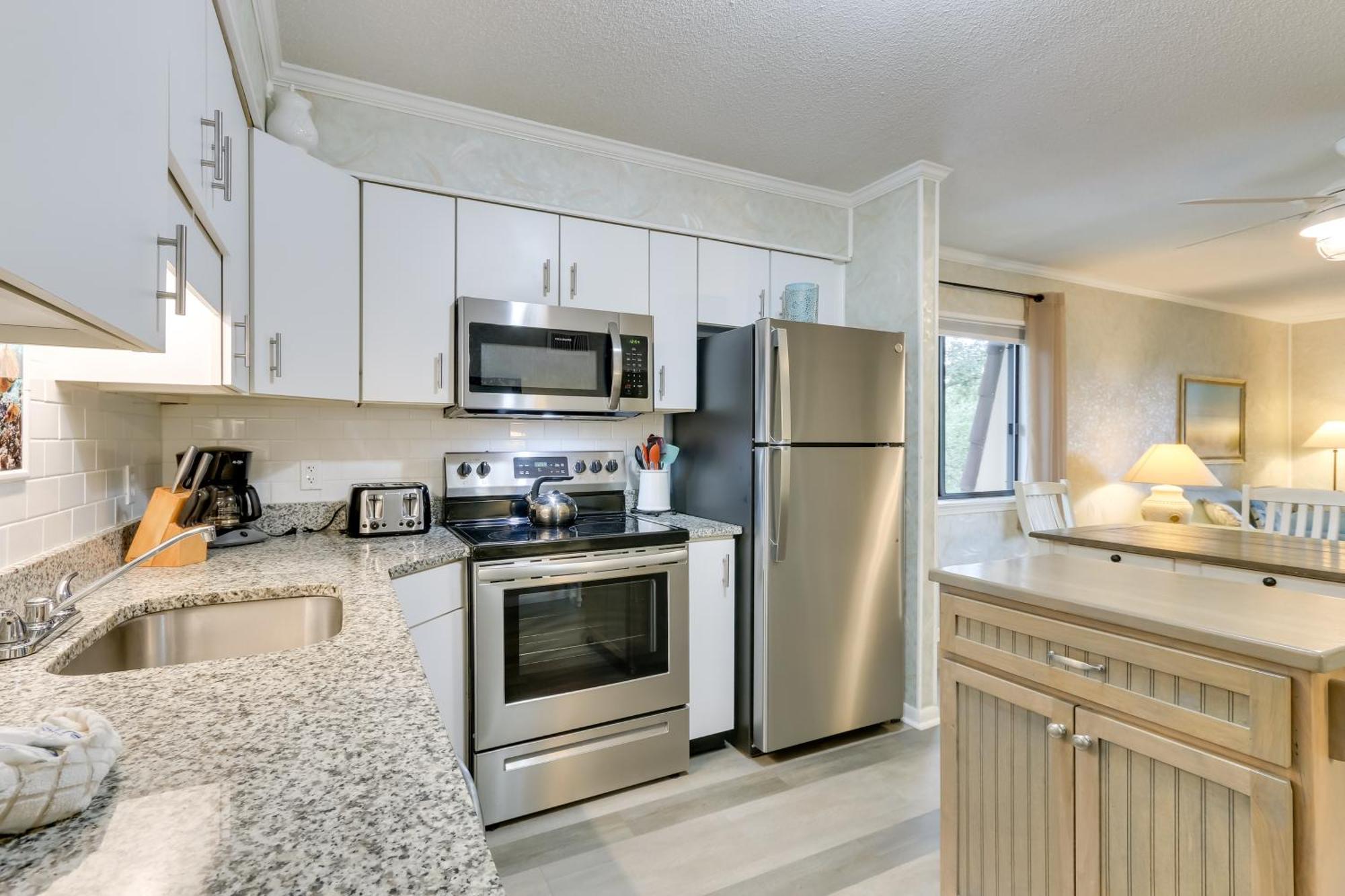 Hilton Head Condo With Balcony And Pool, Walk To Beach Hilton Head Island Exteriér fotografie
